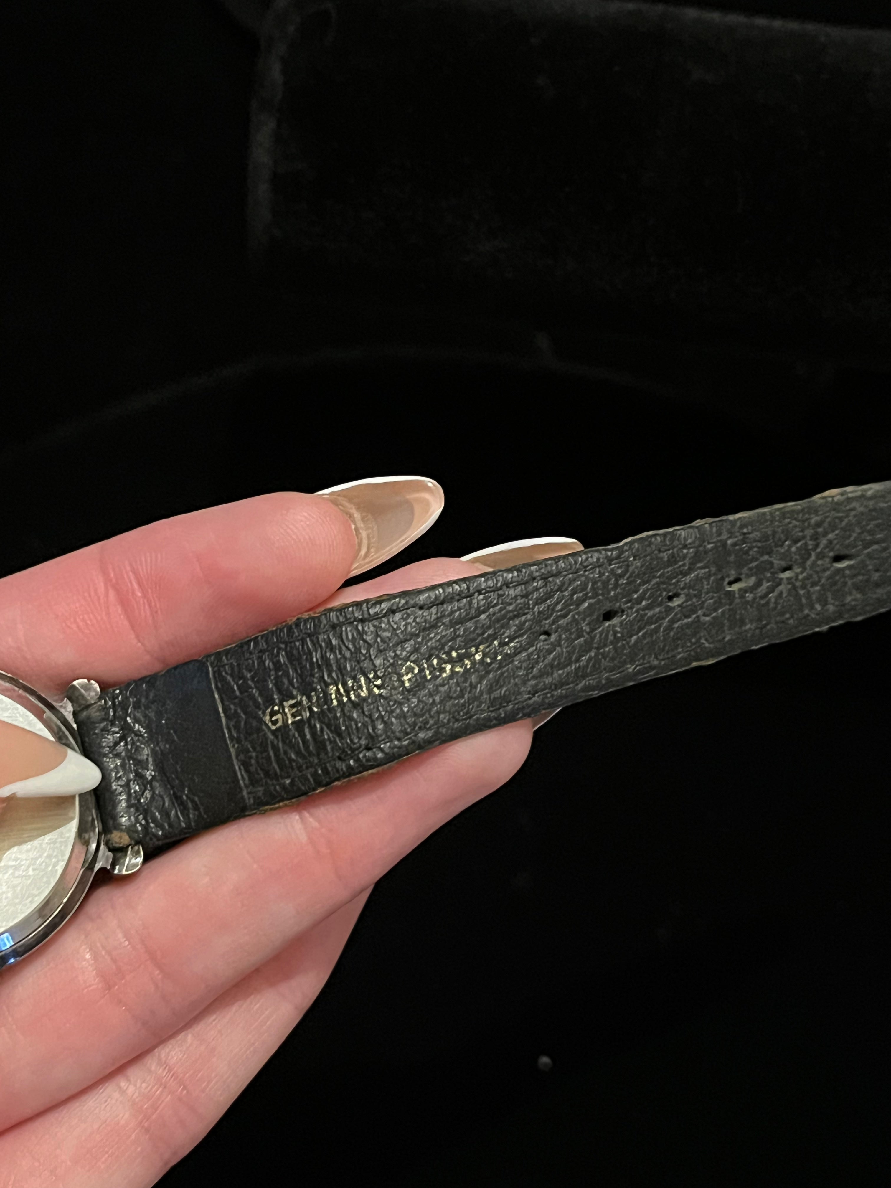 vintage women's watch- gucci