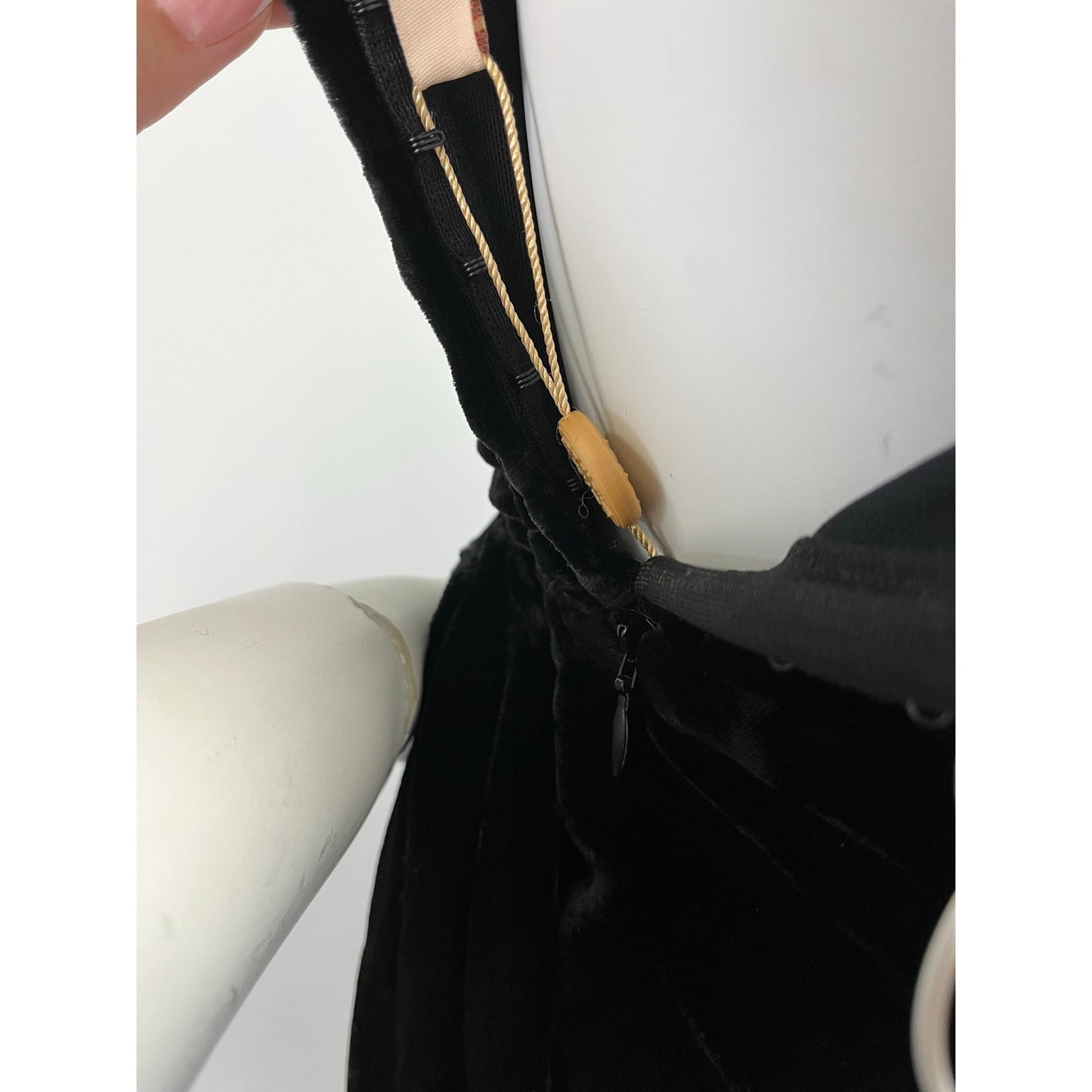 NWT Maria Lucia Hohan Amaris Black Silk Velvet One Shoulder Evening Gown US 4