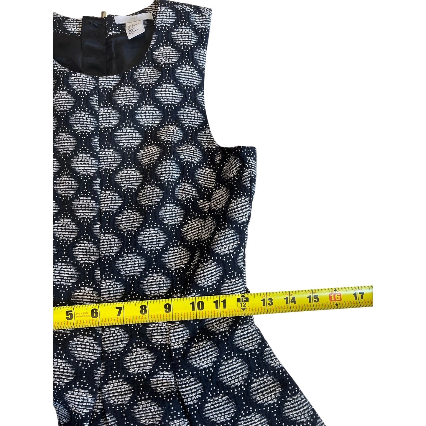 H&M Black White Jacquard Fit & Flare Dress Size 4 Sleeveless Pleated